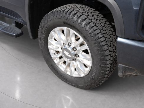Used 2020 Chevrolet Silverado 2500 High Country AWD/4WD image 9