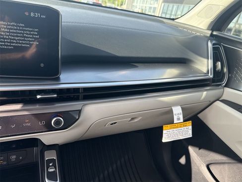 New 2025 Kia Sorento S image 11