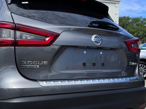 Used 2022 Nissan Rogue Sport SV w/ Technology Package image 7