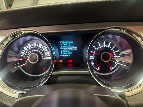 Used 2013 Ford Mustang Premium w/ Electronics Pkg RWD image 18