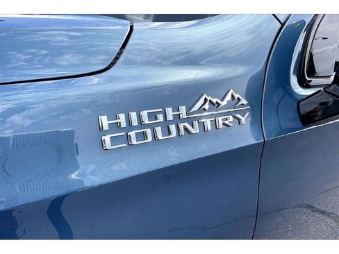 Used 2026 Chevrolet Tahoe High Country AWD/4WD image 9