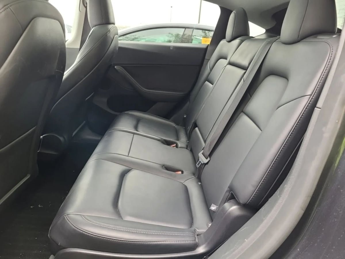 Used 2025 Tesla Model Y Long Range AWD/4WD image 6
