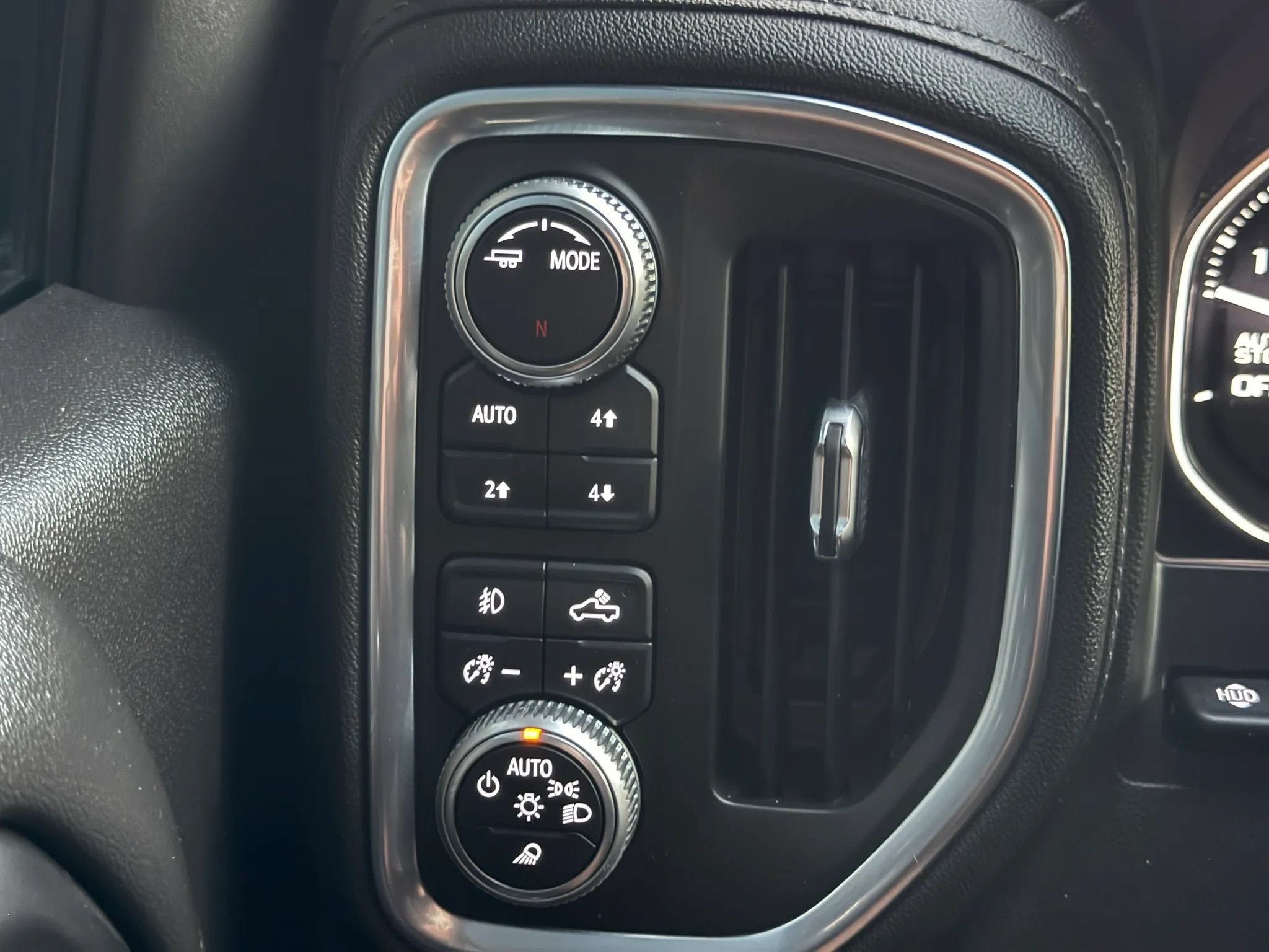 Used 2020 GMC Sierra 1500 Denali w/ Technology Package AWD/4WD image 28