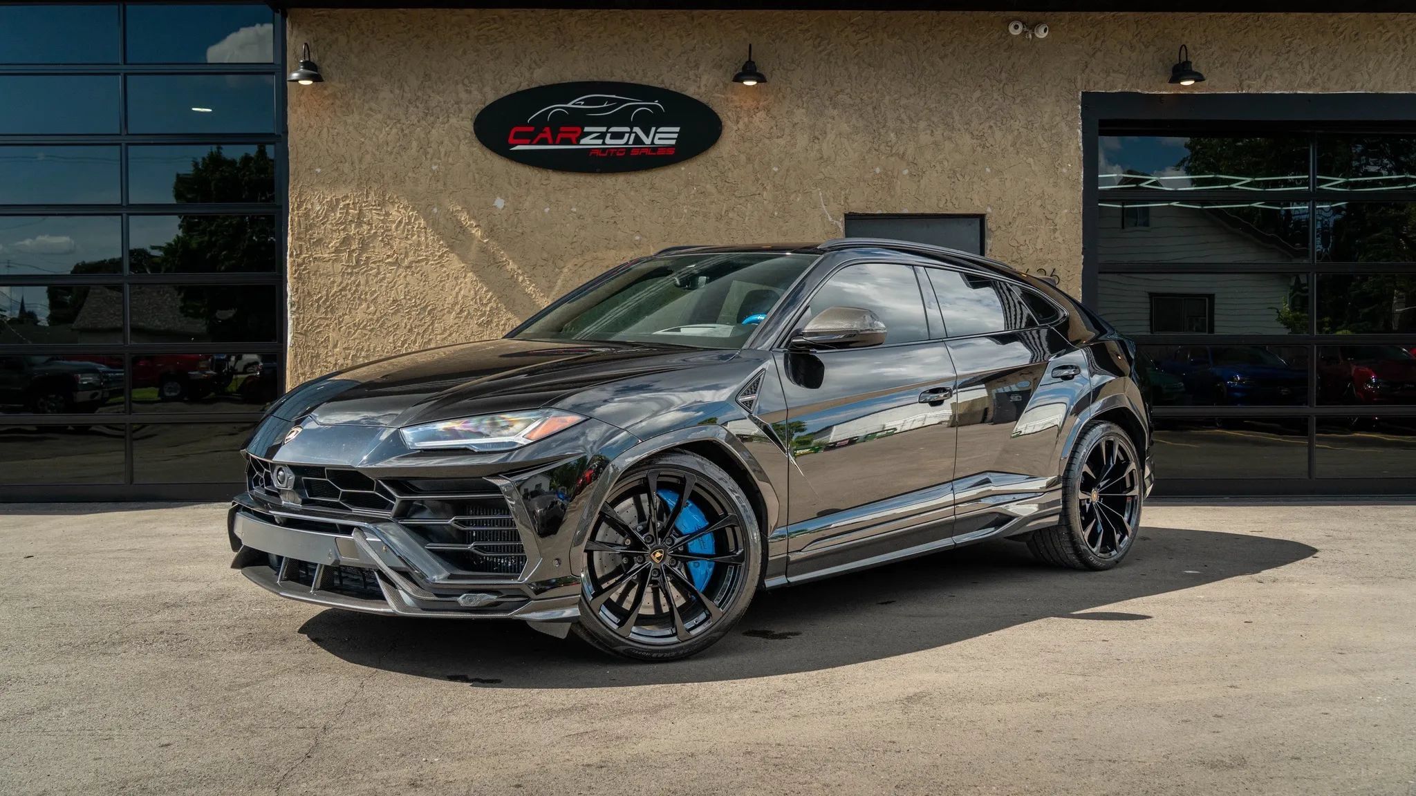 Used 2021 Lamborghini Urus AWD/4WD image 9