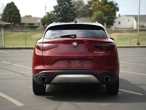 Used 2018 Alfa Romeo Stelvio Ti AWD/4WD image 4