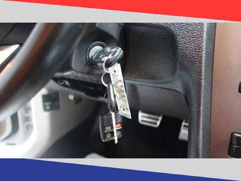 Used 2010 Ford Mustang Premium image 18