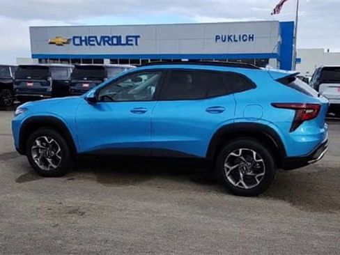 Certified 2025 Chevrolet Trax LT w/ LT Convenience Package image 5