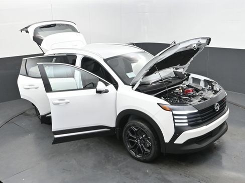 Certified 2025 Nissan Kicks SR FWD image 37