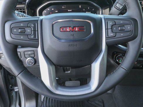 New 2026 GMC Sierra 1500 SLE image 17