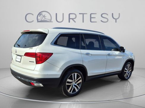 Used 2017 Honda Pilot Touring image 5