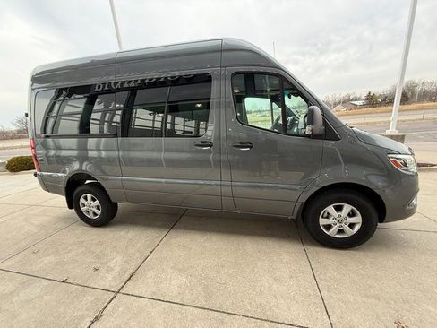 Used 2023 Mercedes-Benz Sprinter 2500 image 4