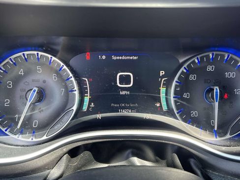 Used 2019 Chrysler Pacifica Limited FWD image 21