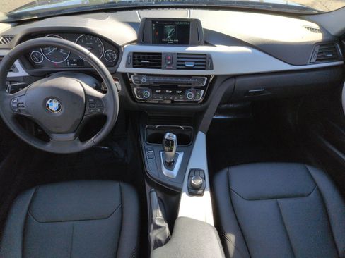 Used 2018 BMW 320i Sedan image 27