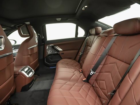 New 2026 BMW 740i xDrive AWD/4WD image 23