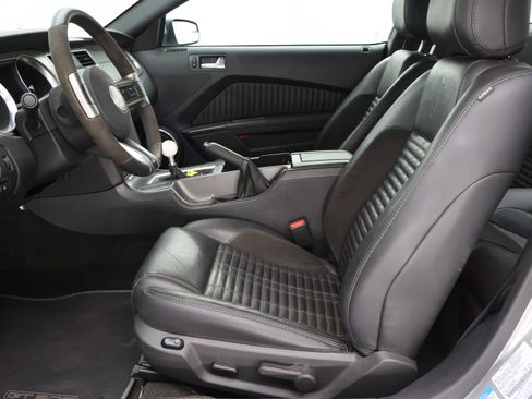 Used 2014 Ford Mustang Shelby GT500 w/ Equipment Group 821A RWD image 8