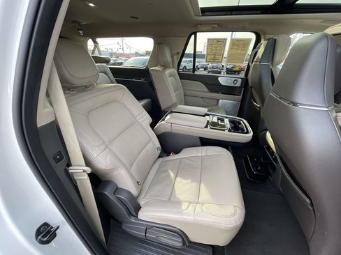 Used 2024 Lincoln Navigator L Reserve AWD/4WD image 28