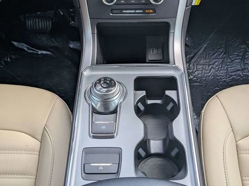 Used 2021 Ford Edge SEL w/ Convenience Package image 17