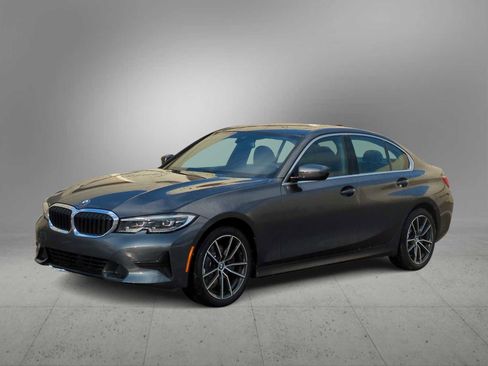 Certified 2022 BMW 330i xDrive Sedan w/ Premium Package image 4