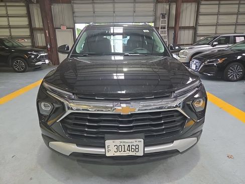 Used 2025 Chevrolet TrailBlazer LT AWD/4WD image 7