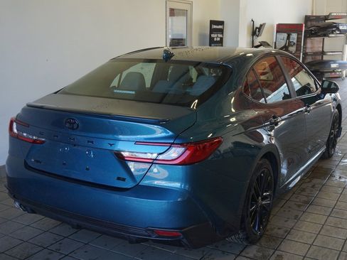 Used 2025 Toyota Camry SE w/ Convenience Package image 14
