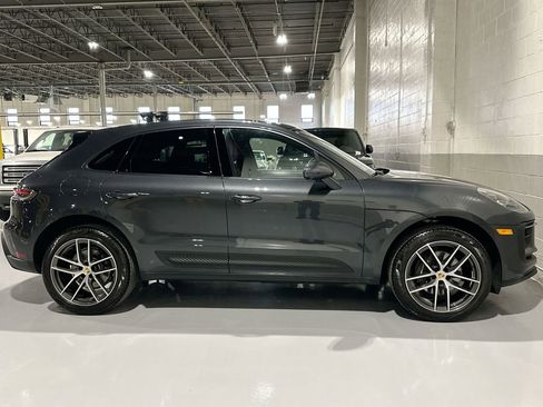Used 2025 Porsche Macan image 4