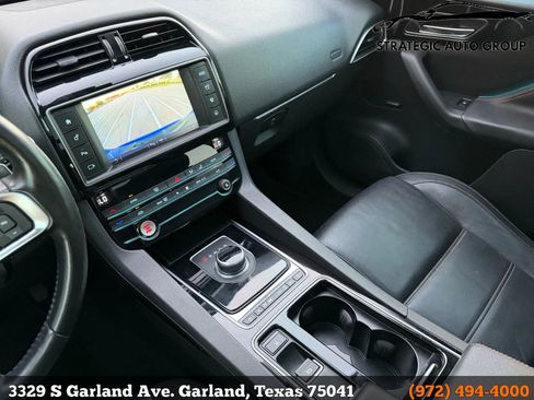 Used 2018 Jaguar F-PACE Prestige image 13
