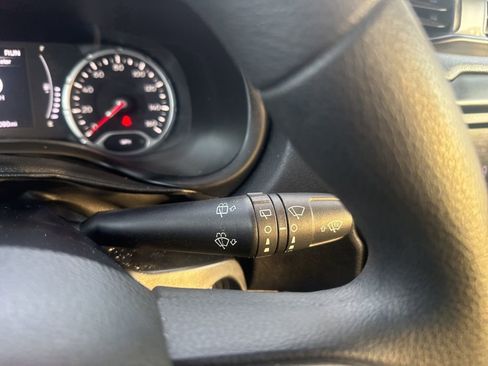 Used 2020 Jeep Renegade Sport image 19