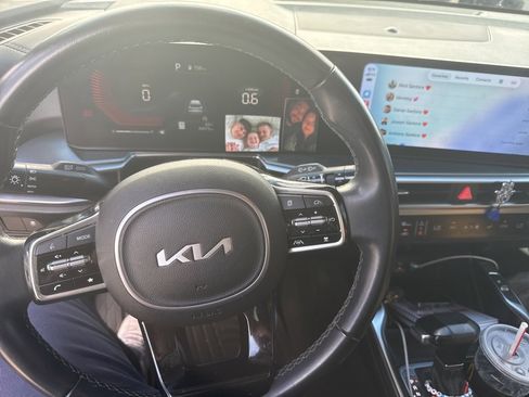 Used 2024 Kia Sorento S image 9