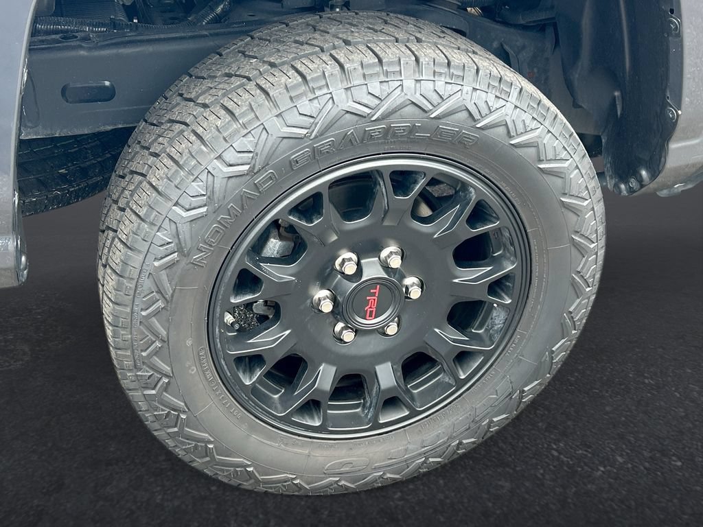 Used 2025 Toyota Tacoma SR5 AWD/4WD image 10