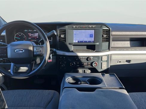 Used 2023 Ford F250 XL w/ STX Appearance Package AWD/4WD image 9