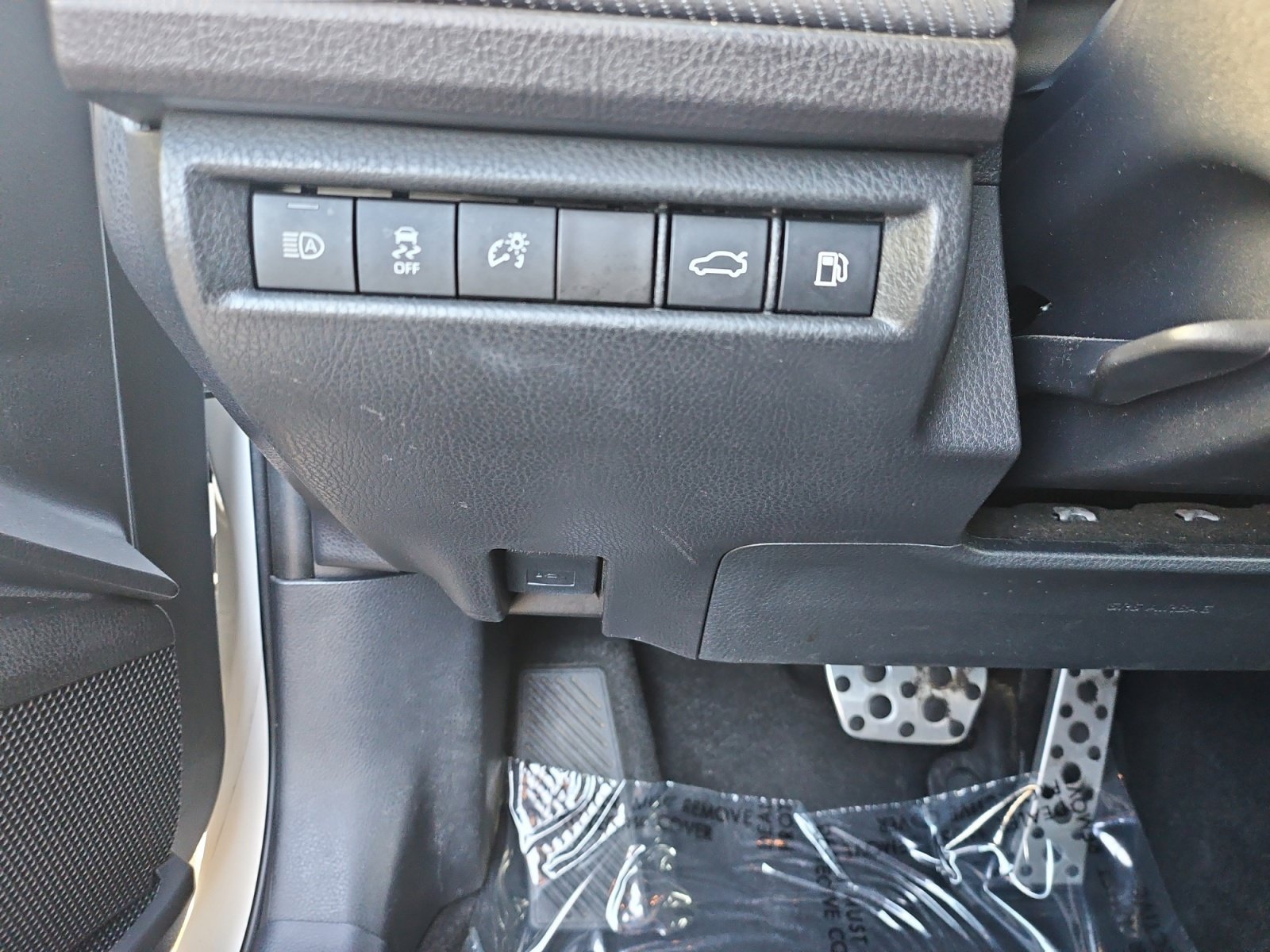 Used 2025 Toyota Camry SE FWD image 32