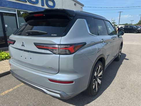 Used 2025 Mitsubishi Outlander SEL AWD/4WD image 4