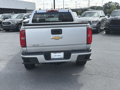 Used 2018 Chevrolet Colorado W/T w/ WT Convenience Package RWD image 7