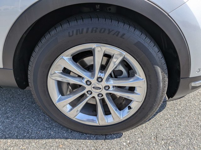 Used 2018 Ford Explorer Limited w/ Equipment Group 301A FWD image 12