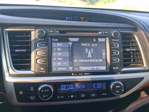 Used 2019 Toyota Highlander Limited AWD/4WD image 18