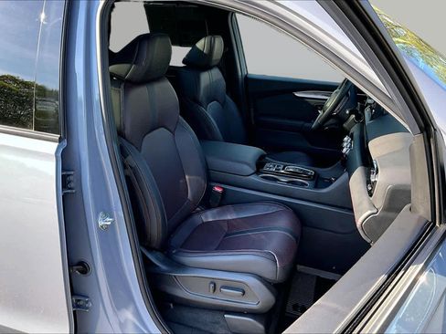 Used 2025 Honda Pilot Black Edition image 8