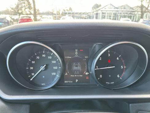 Used 2017 Land Rover Range Rover Sport SE image 12