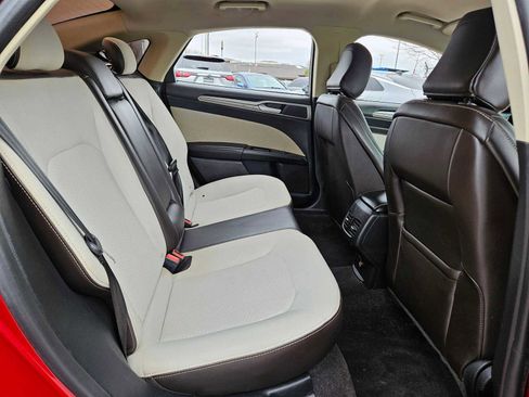 Used 2020 Ford Fusion SE w/ Equipment Group 151A image 19