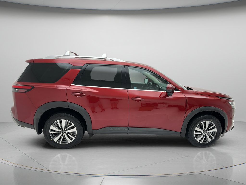 Used 2024 Nissan Pathfinder SL AWD/4WD image 6