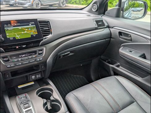 Certified 2022 Honda Pilot TrailSport image 9