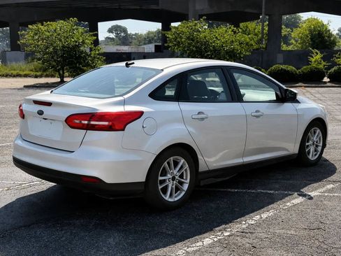 Used 2018 Ford Focus SE FWD image 5
