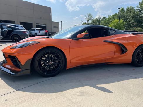 Used 2023 Chevrolet Corvette Stingray Coupe w/ Z51 Performance Package RWD image 11