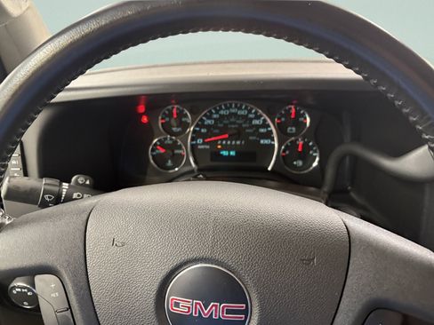 Used 2023 GMC Savana 3500 w/ Driver Convenience Package RWD image 31