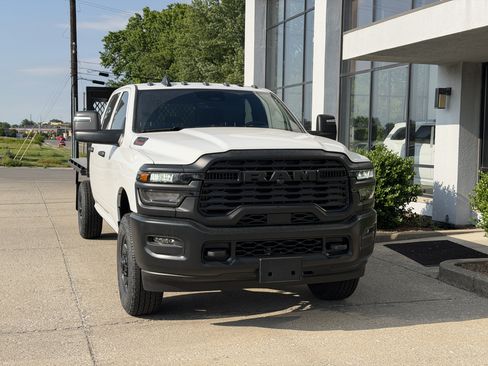 New 2026 RAM 3500 Tradesman AWD/4WD image 16