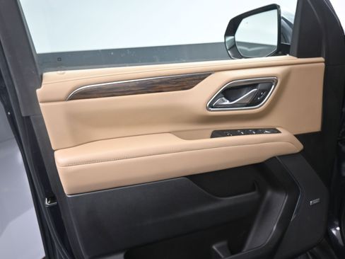 Certified 2023 Chevrolet Suburban Premier image 12