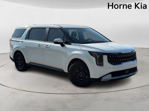 New 2026 Kia Carnival FWD image 2