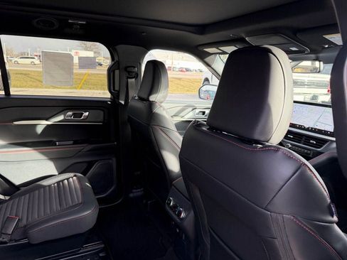 New 2026 Ford Explorer ST-Line w/ ST-Line Street Pack image 18