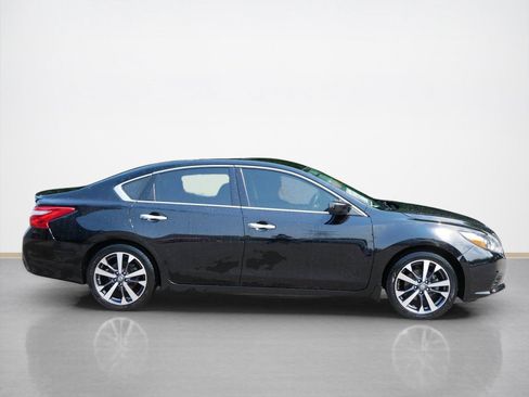 Used 2016 Nissan Altima 2.5 SR FWD image 2