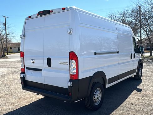 Used 2025 RAM ProMaster 2500 w/ Convenience Group image 5