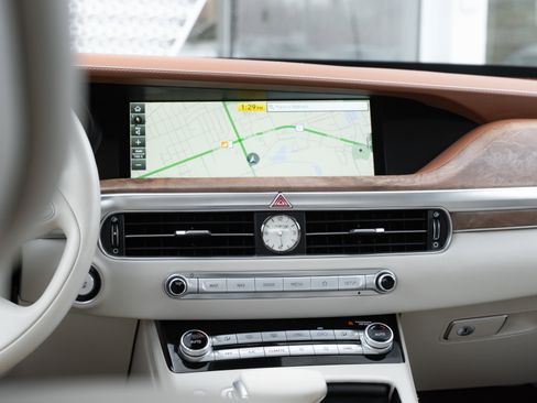 Used 2020 Genesis G90 3.3T Premium image 12